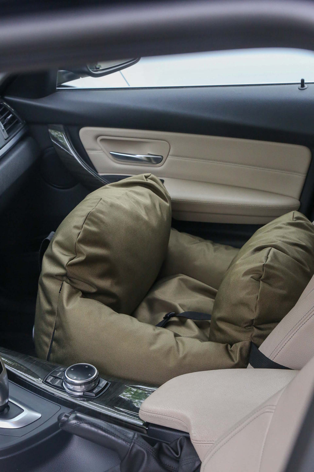 Car seat for dog — Khaki