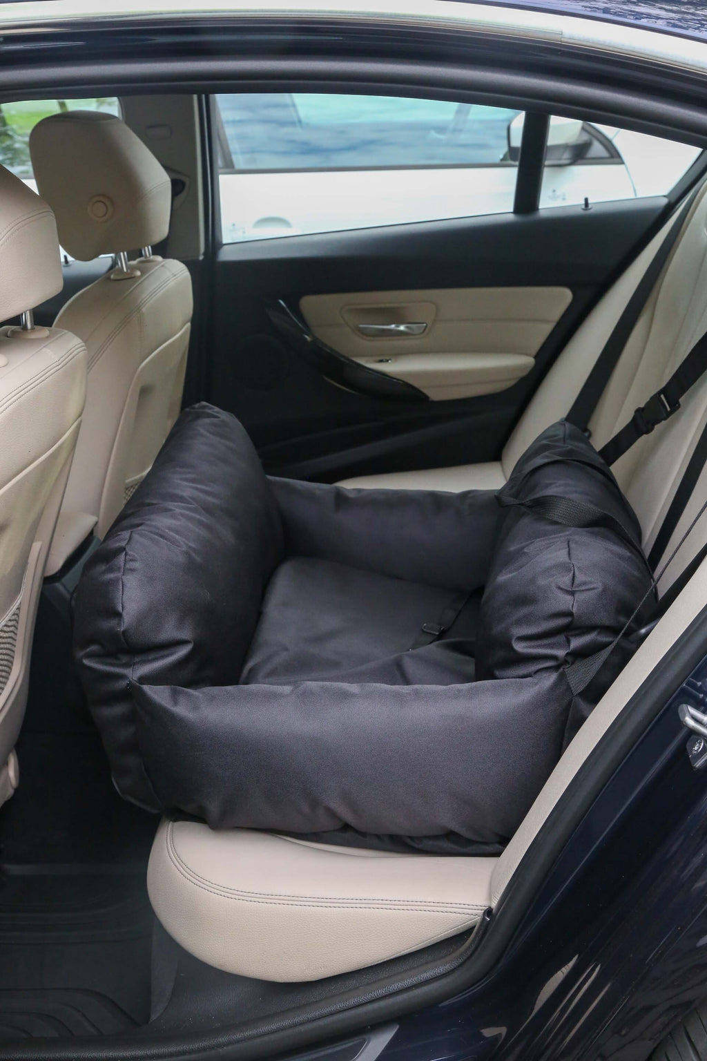 Car seat for dog — Black