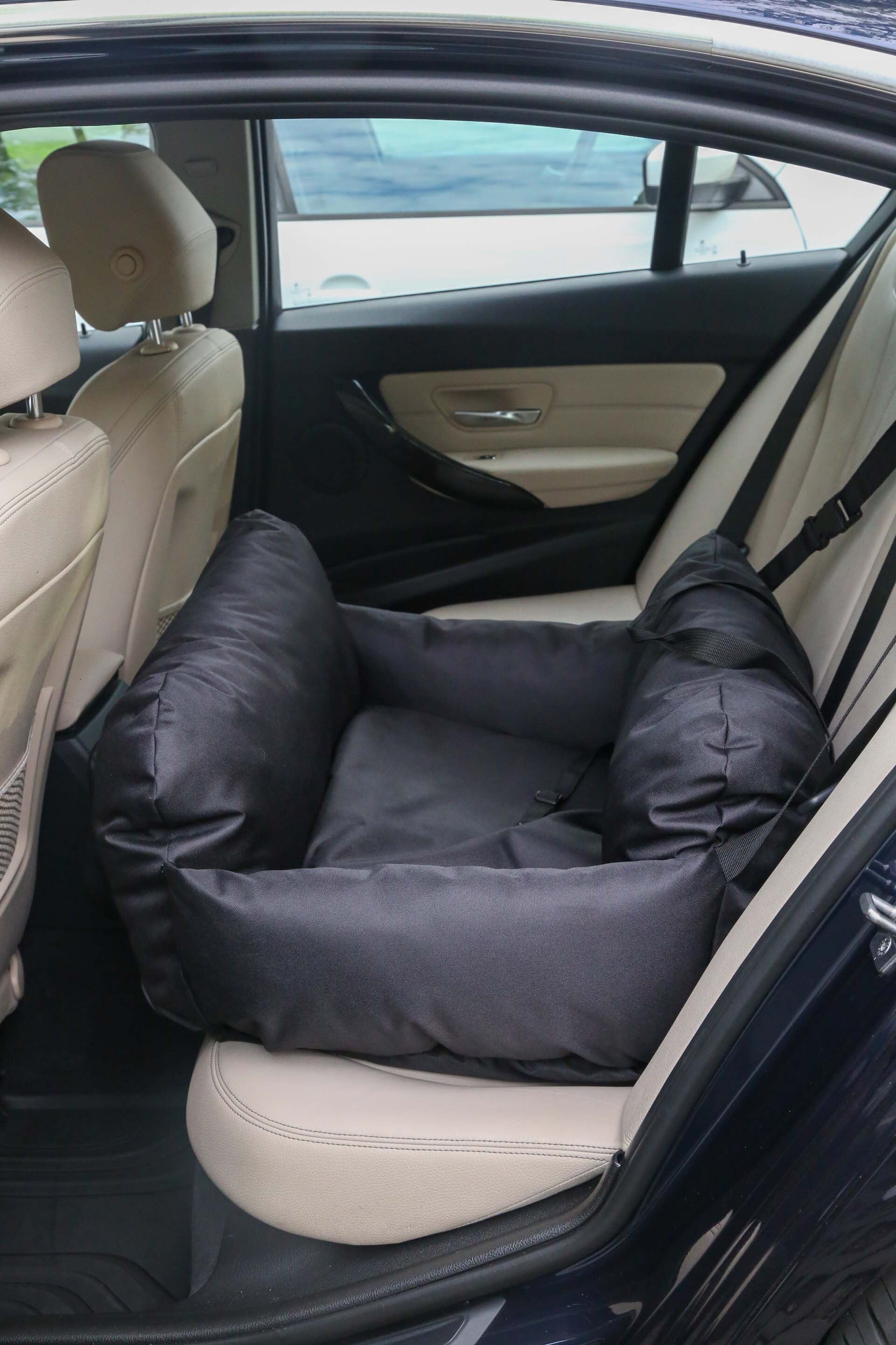 Car seat for dog — Black
