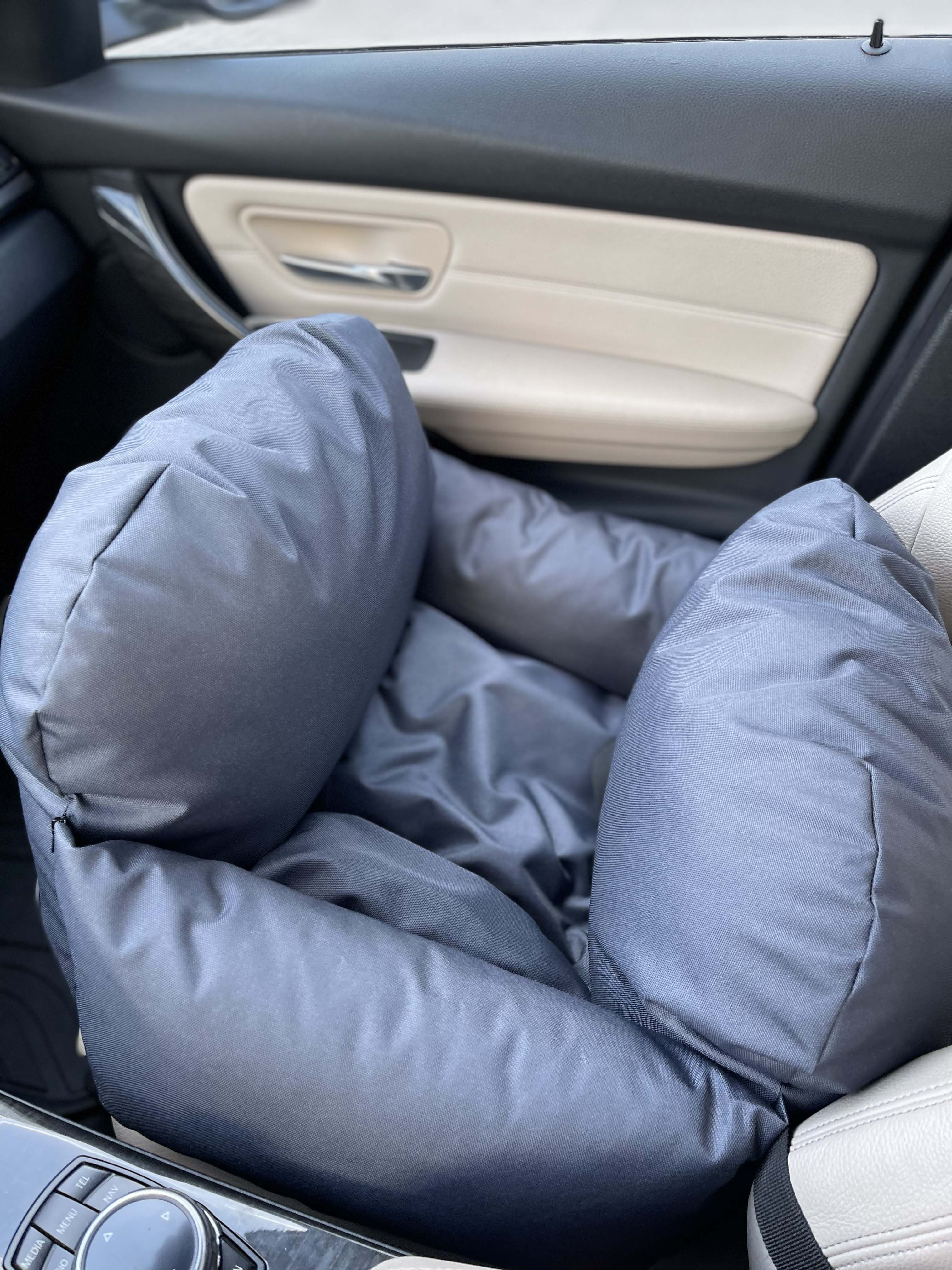 Car seat for dog — Grey