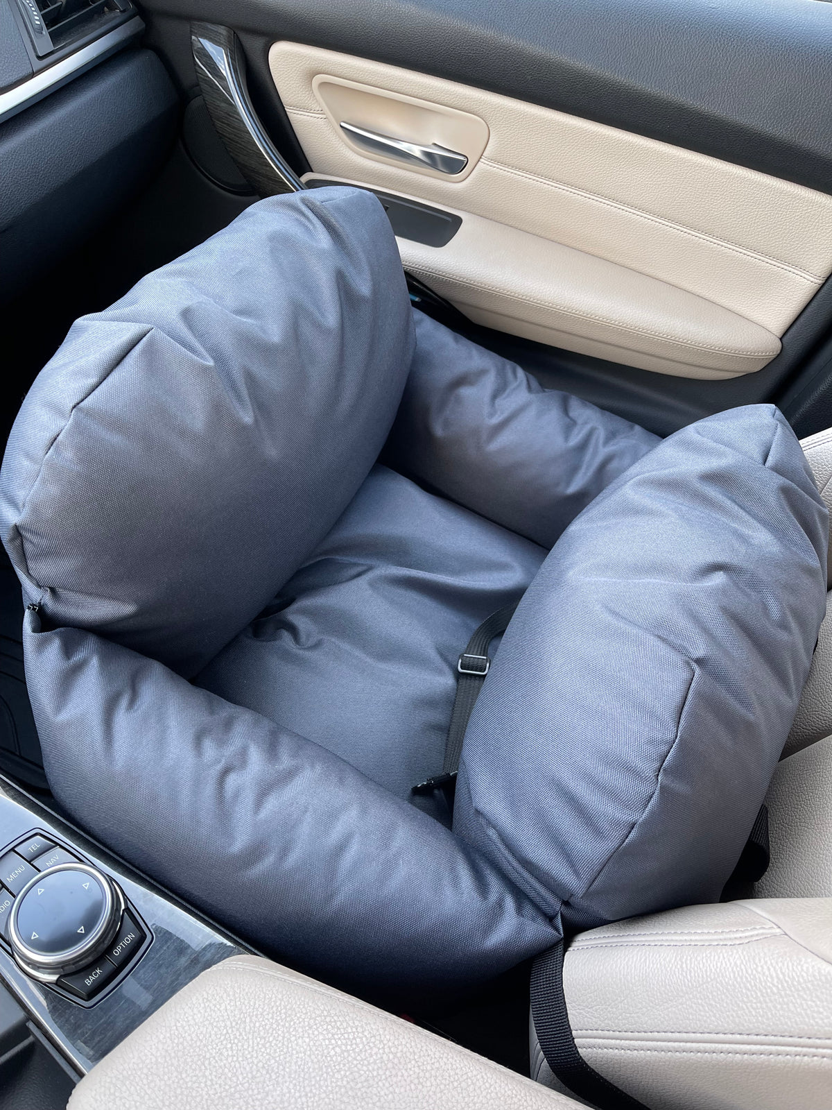 Car seat for dog — Grey